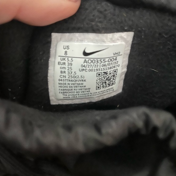 Nike thermal black slip on boot - Picture 3 of 7